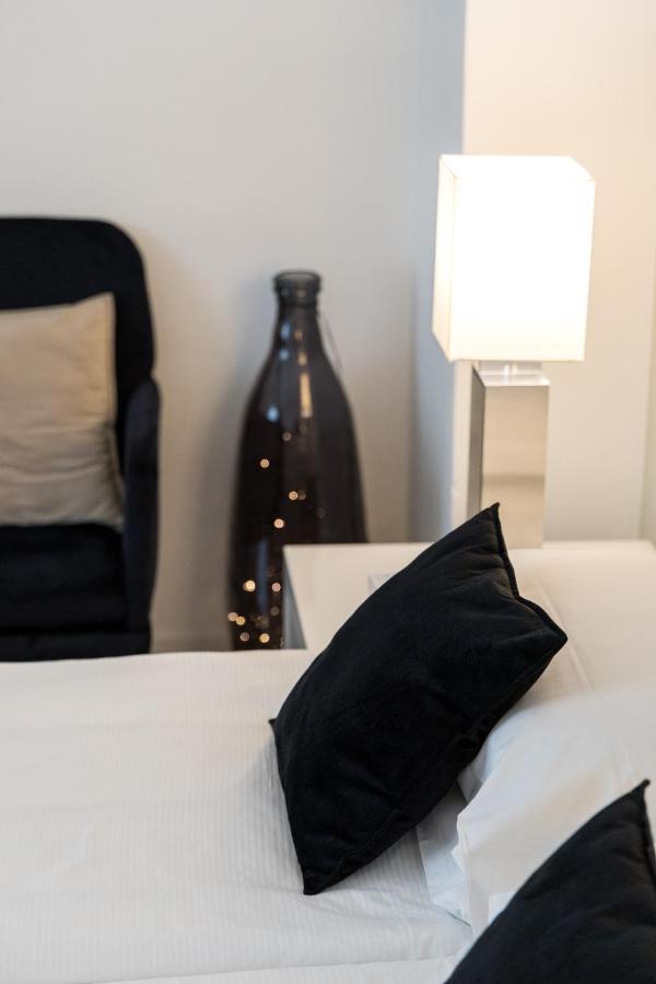 Carly'S Rooms Torbole Sul Garda Eksteriør billede